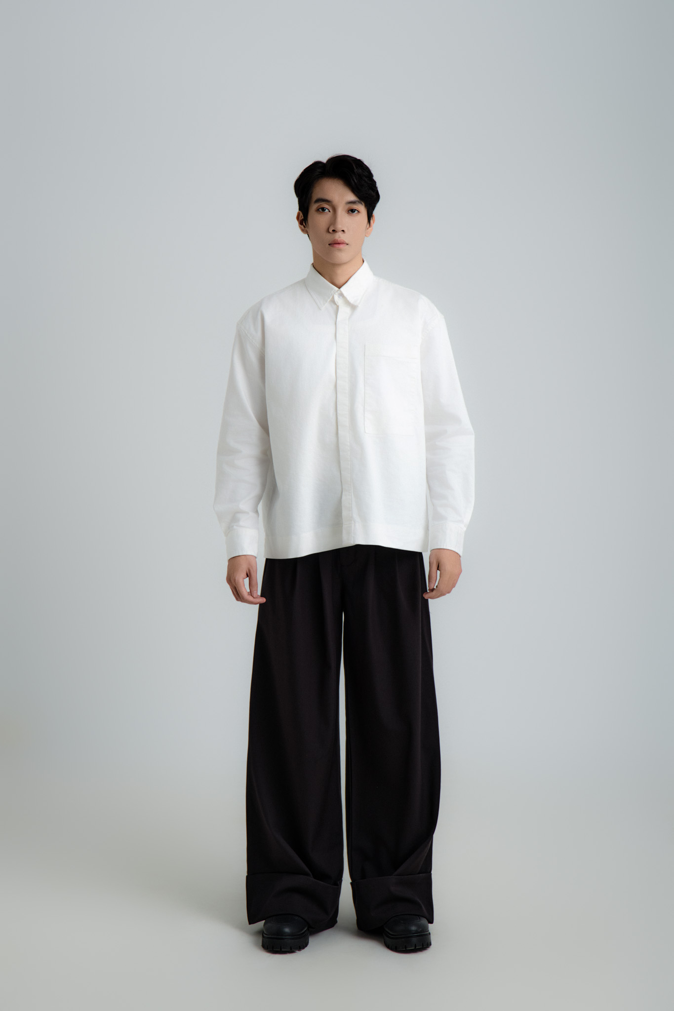 CUFFED WIDE-LEG TROUSERS